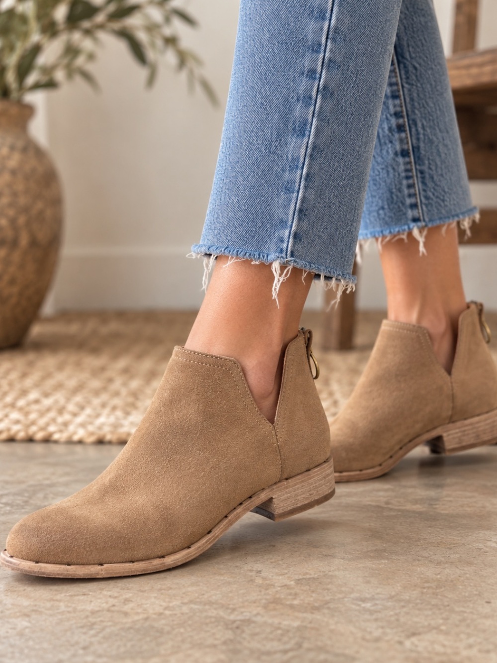 Beek Falcon Chestnut Suede Ankle Booties Women’s Size 10